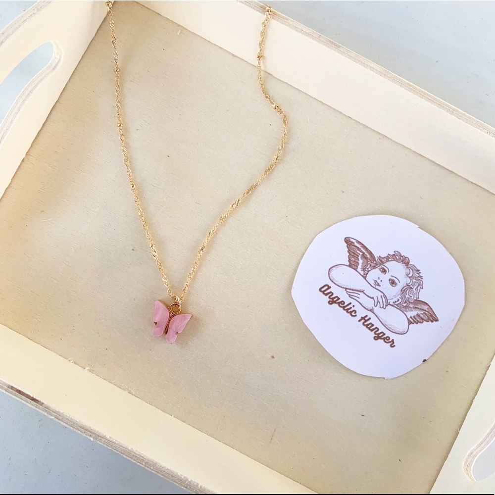 🦋 Light Pink Butterfly Necklace 🦋 - Picture 1 of 2